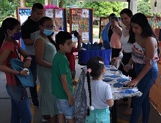 En esta noble tarea participan estudiantes de Comunicación Social y Periodismo y Ciencia Política, así como asignaturas lideradas por Proyectos Especiales.